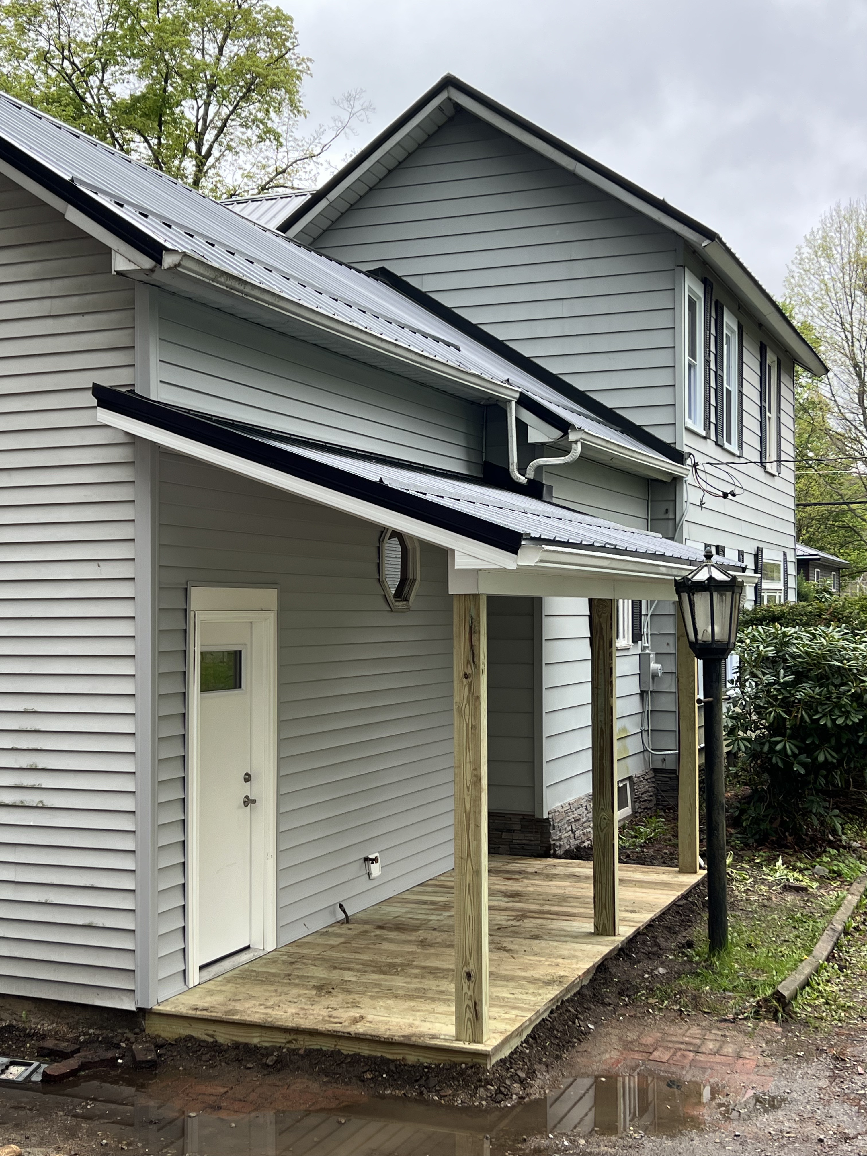 Residential roofing project
